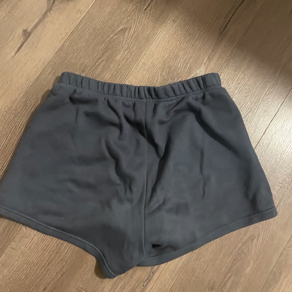 Aritzia TNA sweat shorts size:M dark blue - Picture 2 of 3
